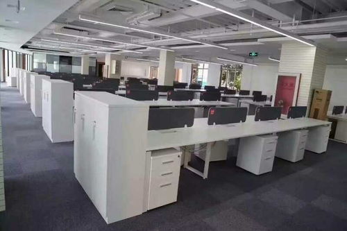 北京辦公轉(zhuǎn)椅廠家直銷與隔斷辦公桌椅定做服務